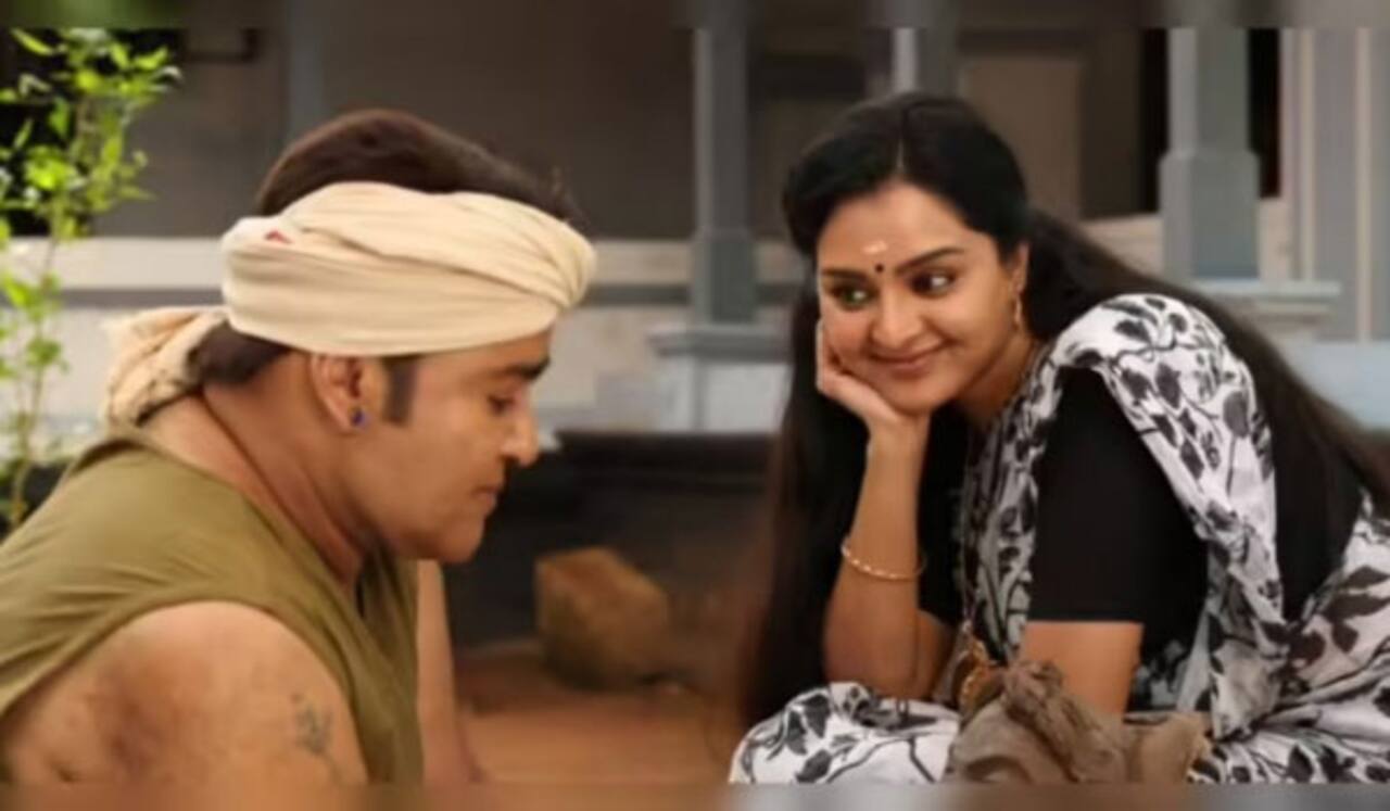 தான் நடித்த படத்தின் டைட்டிலிலேயே 8 ஆண்டு கழித்து மீண்டும் நடிக்கும் மஞ்சு வாரியர்