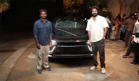தாய் கிழவி இயக்குனருக்கு கார் பரிசு