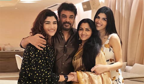 நான் காயம்பட்ட புலி, அழித்து விடுவேன்: மகள்கள் மீதான விமர்சனத்தால் குஷ்பு ஆவேசம்