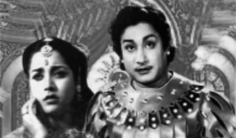பிளாஷ்பேக் : 14 தோற்றத்தில் நடித்த சிவாஜி