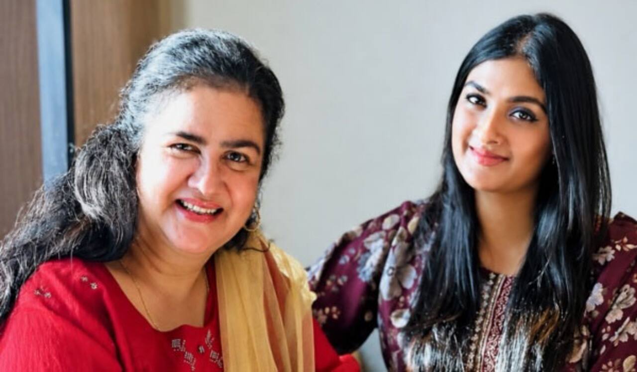 கன்னடத்தில் மகளை அறிமுகப்படுத்தும் ஊர்வசி: 8 வருடங்களுக்குப் பிறகு தானும் ரீ என்ட்ரி