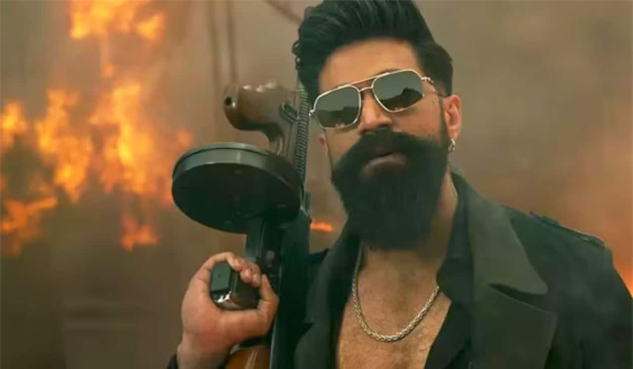 டாக்சிக் : ஆன்லைன் முன்பதிவில் அதிர்ச்சி