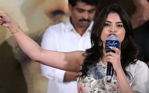படம் ஓடாவிட்டால் நடுரோட்டில் அமர்ந்து மொட்டை அடிப்பேன்: தெலுங்கு நடிகை சவால்
