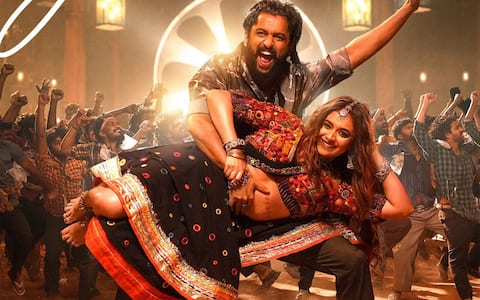 நானி உடன் கீர்த்தி சுரேஷ் செம குத்தாட்டம்