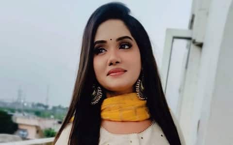 ஆர்கானிக் பொருள் விற்கும் சாய் காயத்ரி