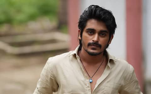பெரிய திரையில் கவனம் செலுத்தும் டீகே