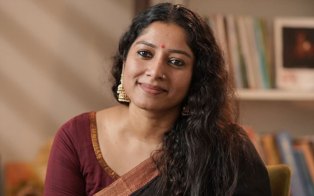 ஆணவக் கொலைக்கு கடும் தண்டனை வேண்டும் : அனு மோல்