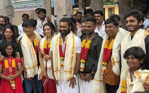 மாரநாடு கருப்பணசாமிக்கு அரிவாள் சாத்தி படத்தை துவங்கிய தனுஷ் : முதன்முறையாக வடிவேலு உடன் கூட்டணி