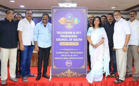 தமிழ் சினிமாவில் ஓடிடி தயாரிப்பாளர்கள் சங்கம்: நடிகை ராதிகா கவுரவ தலைவர் ஆனார்