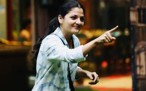 டாக்டரை தாக்கி 5 லட்சம் கேட்டு மிரட்டல் : பிக்பாஸ் பிரபலம் கைது