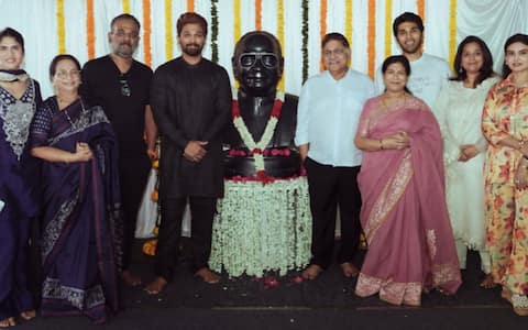 தாத்தா பிறந்த நாளில் புதிய படைப்பு அலுவலகத்தை திறந்த அல்லு அர்ஜூன்!
