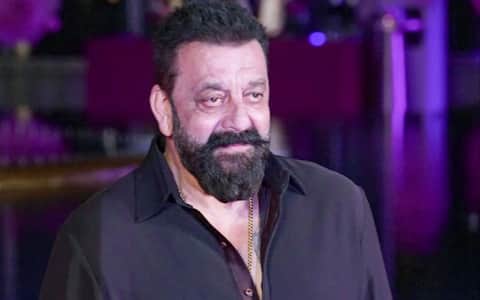 சிகரெட் இல்லாவிட்டால் என்ன, பீடி கிடைக்குமே : ஜெயில் அதிகாரியை அதிரவைத்த சஞ்சய் தத்