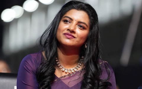 விஜய் சேதுபதியை பார்த்தால் பயம் : லிஜோமோல் ஜோஸ்