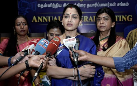தயாரிப்பாளர்கள் சங்கத்திற்கு நிதி திரட்ட மலேசியாவில் கலை நிகழ்ச்சி : குஷ்பு தகவல்
