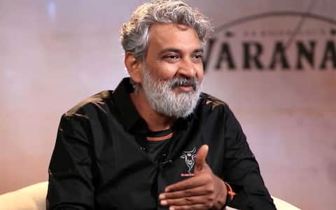 ஆர்ஆர்ஆர் படத்தை விட 5 முதல் 6 மடங்கு பிரம்மாண்டமானது வாரணாசி என்கிறார் ராஜமவுலி!