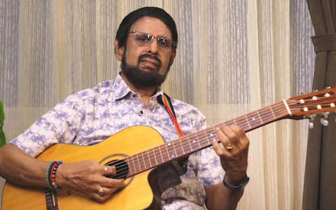 இளையராஜாவின் ஆஸ்தான கிதார் இசைக் கலைஞர் சதானந்தம் காலமானார்