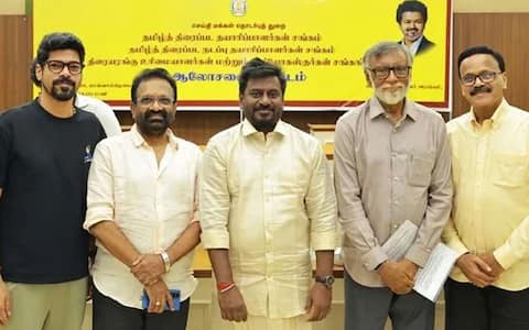 காலை 6 மணி முதல் இரவு 2 மணி வரை படங்கள் திரையிட அனுமதி வேண்டும் : அமைச்சரிடம் கோரிக்கை