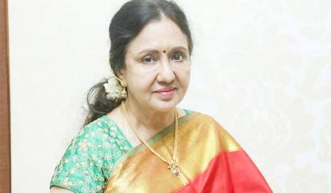 பிளாஷ்பேக்: வெண்ணிற ஆடை நிர்மலாவை காப்பாற்றிய எம்ஜிஆர்