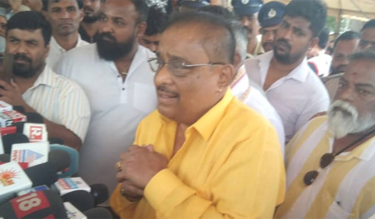 ஜானகியின் நினைவிடத்தில் தியான மண்டபம்: கன்னட இசையமைப்பாளர் விருப்பம்