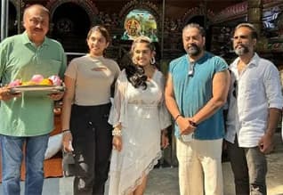 மிஸ்டர் அண்ட் மிஸஸ் படத்தில் ஜோடி சேரும் ராபர்ட் மாஸ்டர் - வனிதா விஜயகுமார்