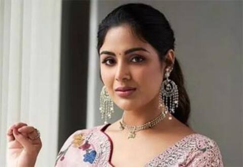 ஹிந்தியில் அடியெடுத்து வைத்த சம்யுக்தா