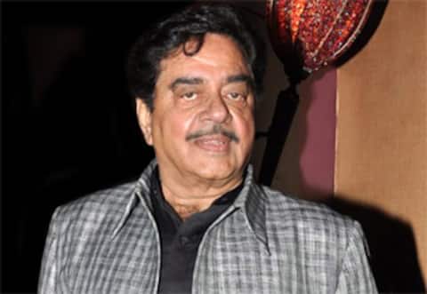 சத்ருகன் சின்ஹா மருத்துவமனையில் அனுமதி