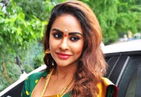 ஆந்திர முதல்வர் மீது அவதூறு : கைதாகிறார்  ஸ்ரீரெட்டி
