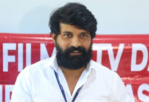 ரஞ்சிதமே பாடல் நடன இயக்குனர் ஜானி மீது நடனப் பெண் பாலியல் புகார்