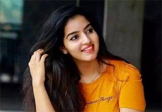 மாளவிகா மேனனுக்கு போன் டார்ச்சர் கொடுத்த இளைஞர் கைது