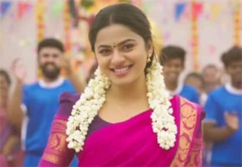 டெல்னா டேவிஸின் ஆடுகளம் புரோமோ ரிலீஸ்!