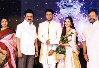 காளிதாஸ் ஜெயராமிற்கு முதல்வர் நேரில் வாழ்த்து