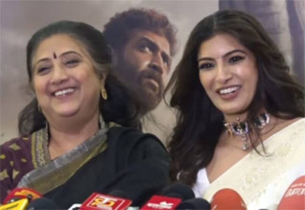 வணங்கான் படத்தின் மூலம் நடிகையாக அறிமுகமாகும் வரலட்சுமியின் அம்மா