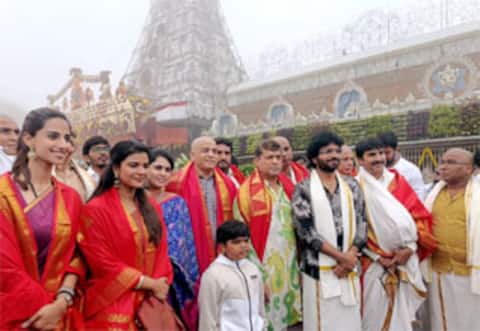 திருப்பதியில் மொட்டை போட்ட தயாரிப்பாளர் தில் ராஜு