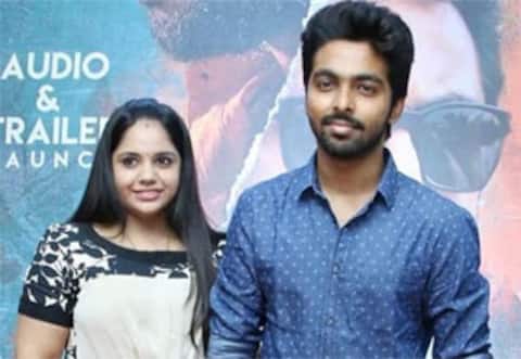 விவாகரத்து கோரி ஜிவி பிரகாஷ், சைந்தவி மனு தாக்கல் : ஒரே காரில் வந்து சென்றனர்