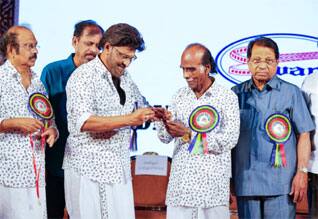 கவிஞர் முத்துலிங்கத்தின் பாராட்டு விழா: திரைப்பிரபலங்கள் பங்கேற்பு