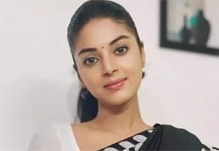 சினிமா துறை நாறிப் போய் உள்ளது : சனம் ஷெட்டி கோபம்