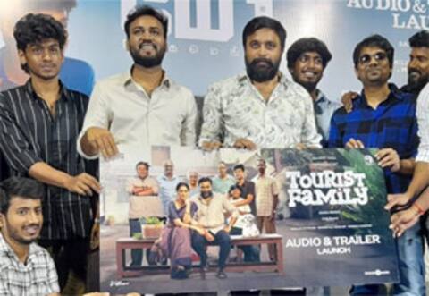 நான் சிம்ரனோடு நடிக்க கூடாதா: சசிகுமார் கேள்வி