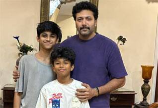 என் குறும்பர்கள் என பதிவிட்ட ரவி மோகன் : சூழ்ச்சி என பதிவிட்ட ஆர்த்தி