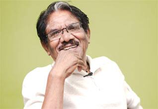 மலேசியாவில் இருந்து சென்னை திரும்பினார் பாரதிராஜா : பாராட்டு விழா எப்போது?