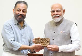 பிரதமர் மோடி உடன் நடிகர் கமல் சந்திப்பு : கீழடி பற்றி கோரிக்கை