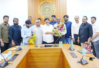 நீடிக்கும் ஸ்டிரைக் - அமைச்சர்களை சந்தித்த தெலுங்கு தயாரிப்பாளர்கள்