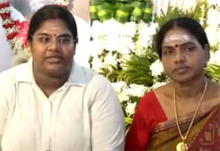 அப்பா இறுதி ஊர்வலத்தில் அம்மா  ஆடியது ஏன்? : ரோபோ சங்கர் மகள் பேட்டி