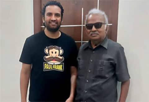 பிரபல எழுத்தாளர் உடன் கைகோர்க்கும் சந்தானம்