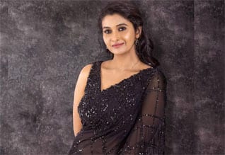 ரவி தேஜா உடன் இணைந்த பிரியா பவானி சங்கர்