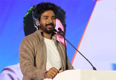 மூளை குறைவாக இருப்பதால்தான் நடிகராக இருக்கிறேன்: சிவகார்த்திகேயன்
