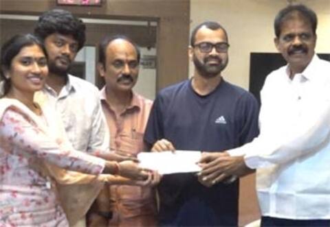 தாடி பாலாஜிக்கு 1 லட்சம் மருத்துவ உதவி: தயாரிப்பாளர் வழங்கினார்