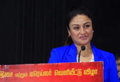டார்க் மேக்கப்பில் நடித்த சோனியா அகர்வால்