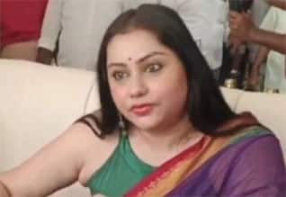 நீலாம்பரி போல கதாபாத்திரங்கள் கிடைத்தால் நடிப்பேன் ; நமீதா விருப்பம்