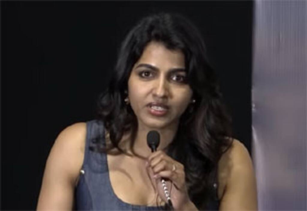 திருமணம் எப்போது?  வெட்கப்பட்டு நழுவிய சாய் தன்ஷிகா