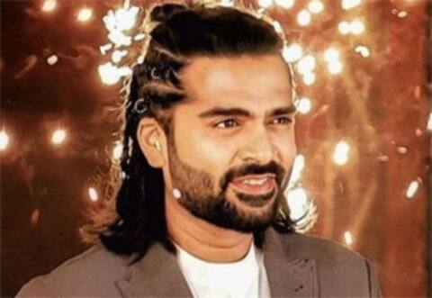 ஏ.ஐ., படிக்கிறாரா சிம்பு?